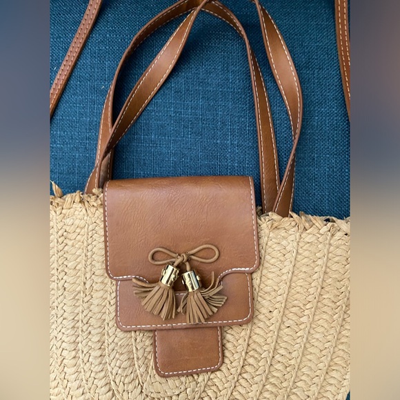 NWOT, Summer Halfmoon Raffia Straw Shoulder Crossbody Handbag Vegan Leather - Picture 2 of 11